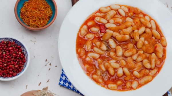 Kuru Fasulye Nasıl Yapılır? Kolay Kuru Fasulye Tarifi